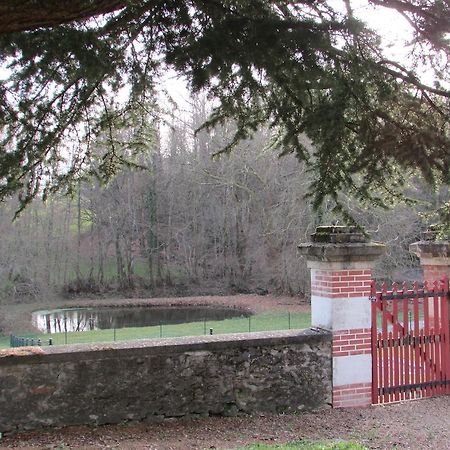 Chateau Lezat - Chambres D'Hotes La Souterraine Exterior photo
