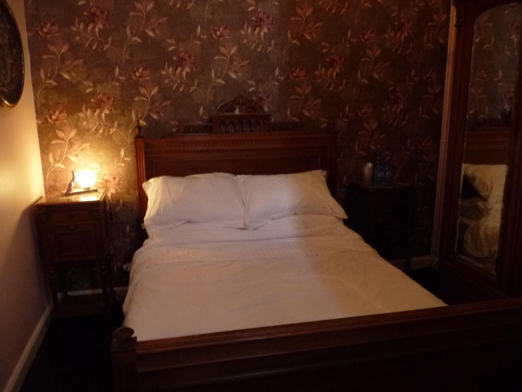 Chateau Lezat - Chambres D'Hotes La Souterraine Room photo