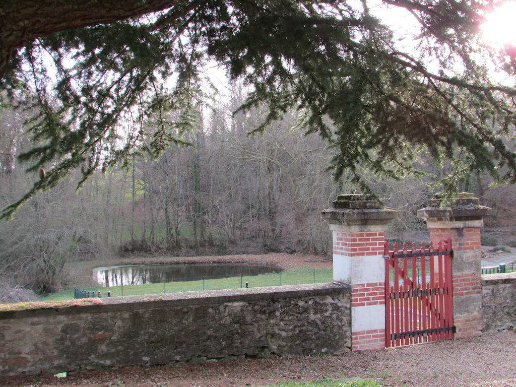 Chateau Lezat - Chambres D'Hotes La Souterraine Exterior photo