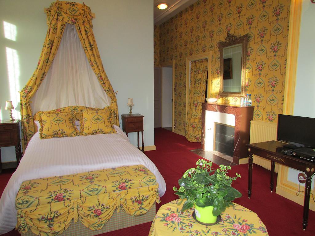 Chateau Lezat - Chambres D'Hotes La Souterraine Room photo