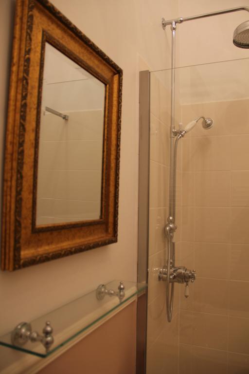Chateau Lezat - Chambres D'Hotes La Souterraine Room photo